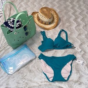 Shade and Shore Lightly Lined Twist Wrap Bralette
Bikini Set  NWT 34B , XL